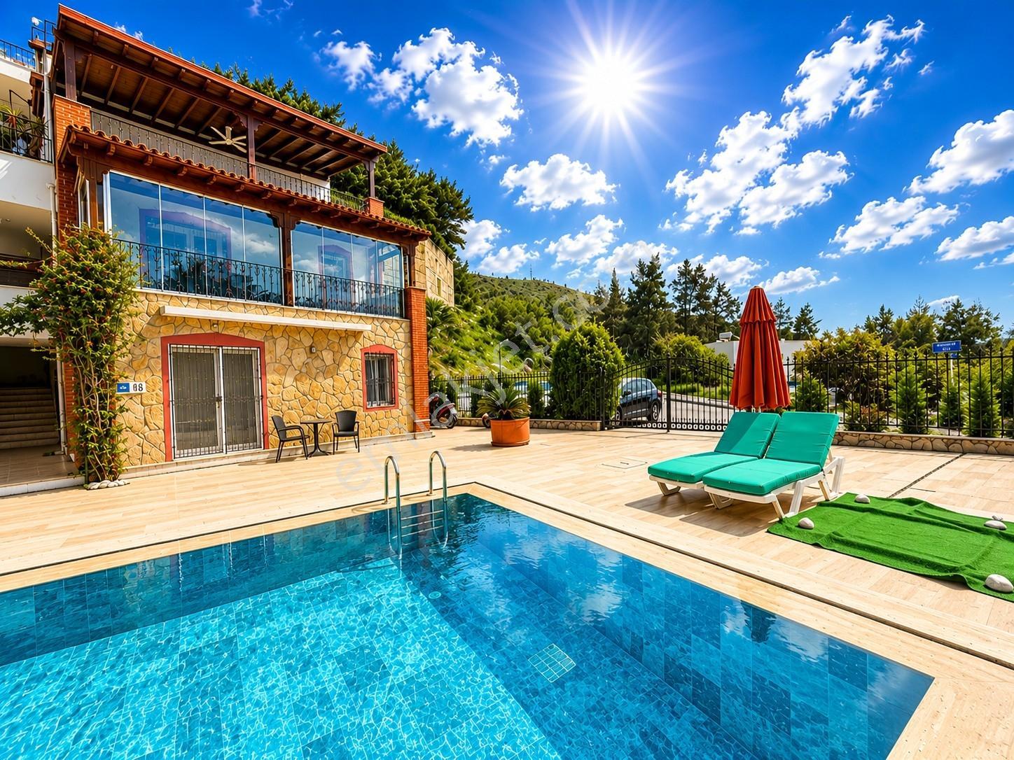 Bodrum Kumbahçede Satılık Daire Denize Yakın Ev Havuzlu Sitede