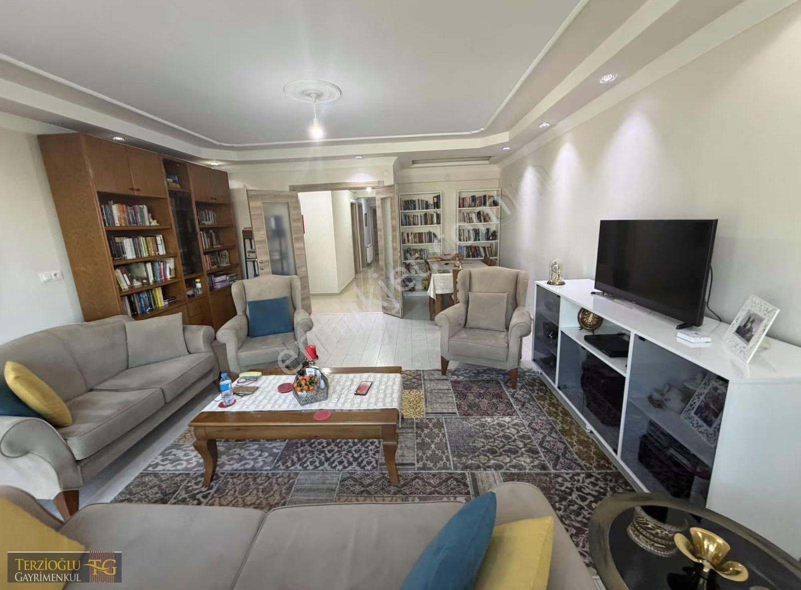 Terzioğlu'ndan Kızılkeçili Yol Girişinde3+1 Havuzlu Sitede Daire - Görsel 4