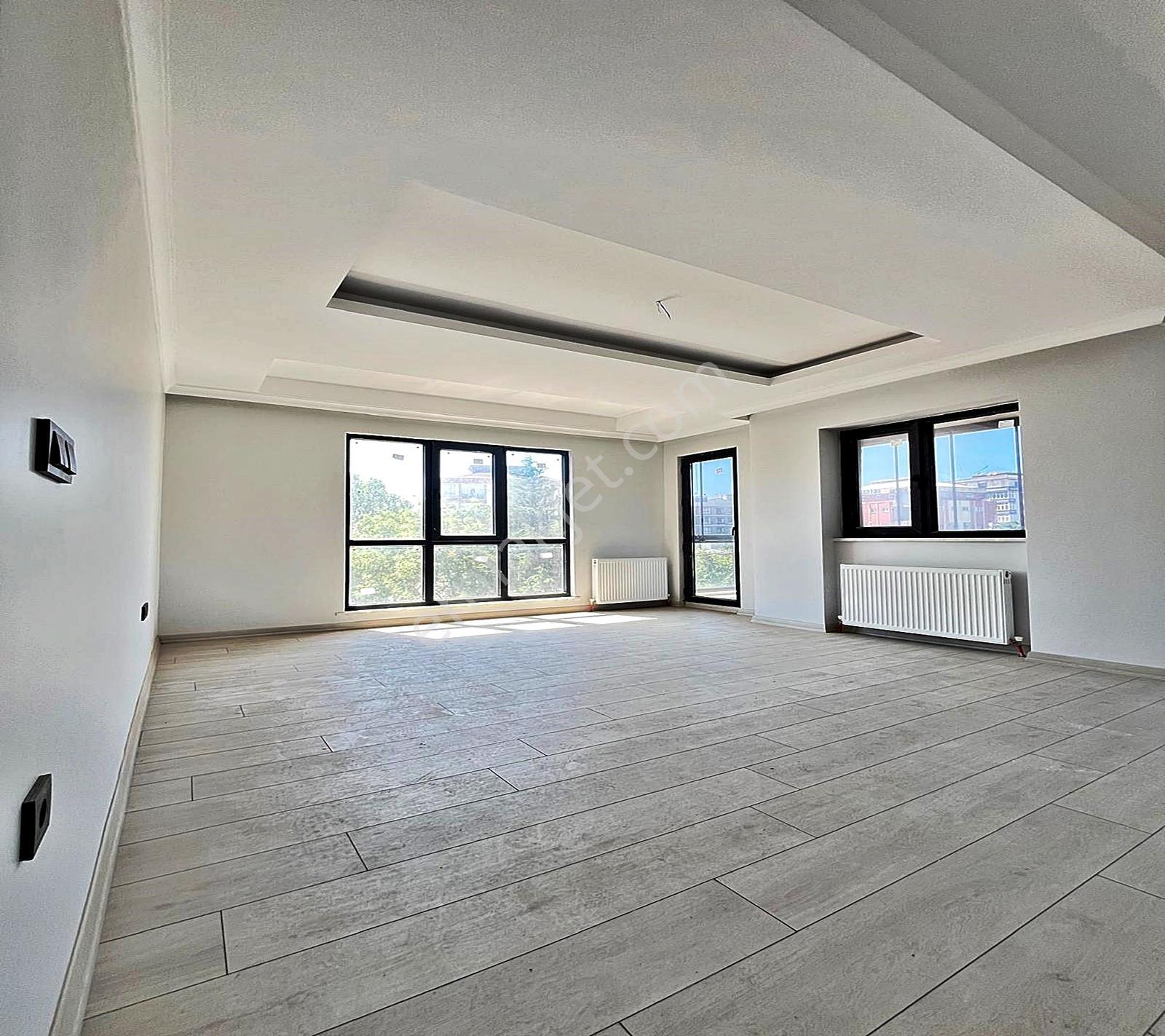 Butik Sitede Geniş Balkonlu E.banyolu 3+1 Kiralık Daire - Görsel 2