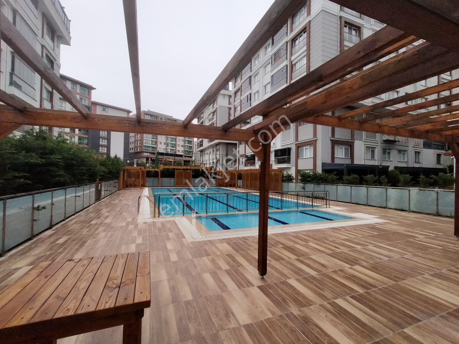 Beylikdüzü Adnan Kahveci Site İçerisinde 3+1 Geniş Satılık Daire - Görsel 20