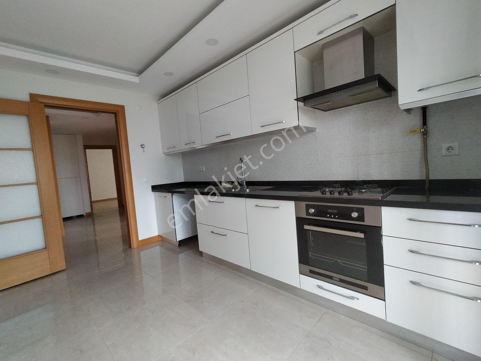 Beylikdüzü Adnan Kahveci Site İçerisinde 3+1 Geniş Satılık Daire - Görsel 13