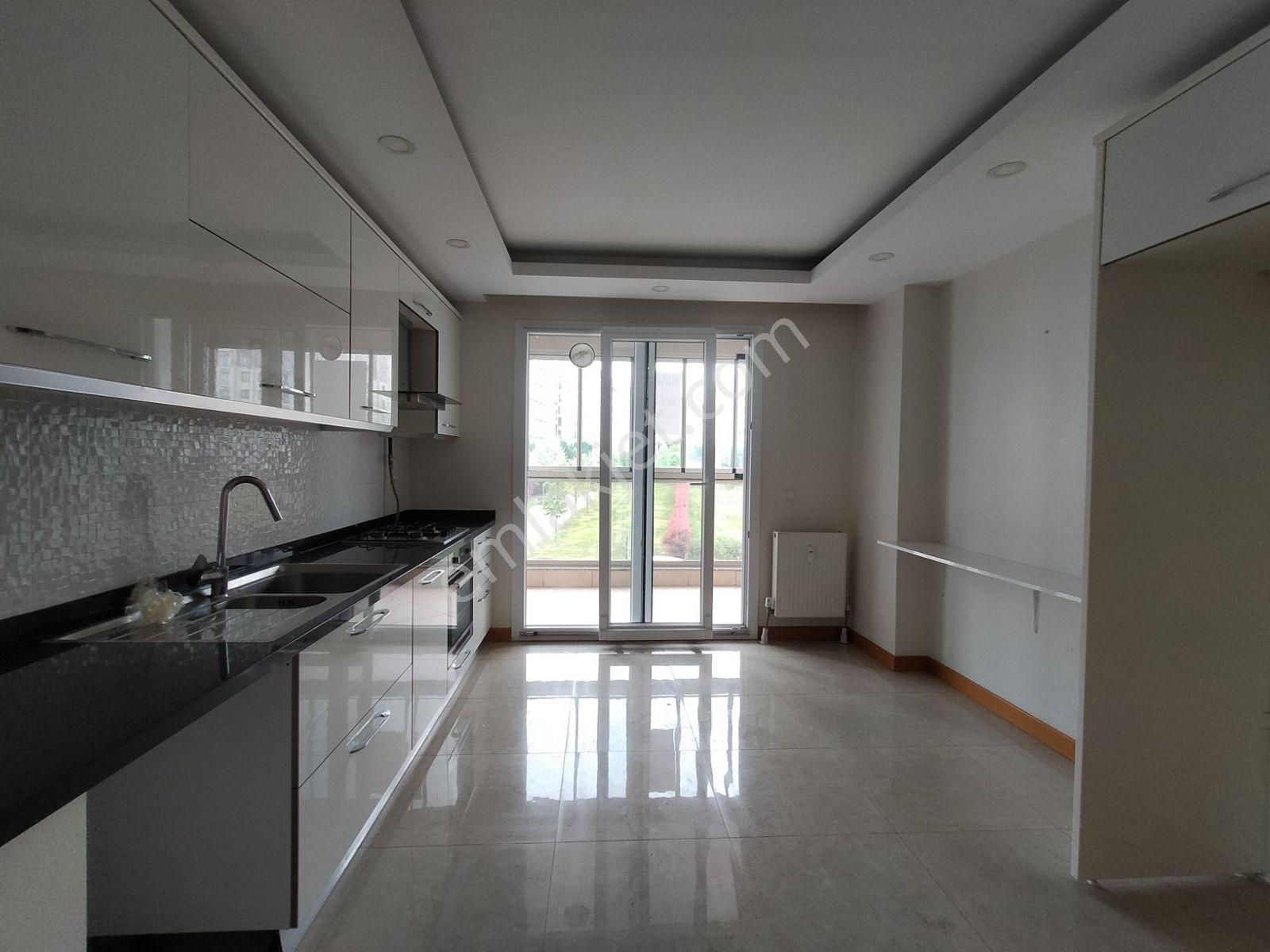Beylikdüzü Adnan Kahveci Site İçerisinde 3+1 Geniş Satılık Daire - Görsel 12