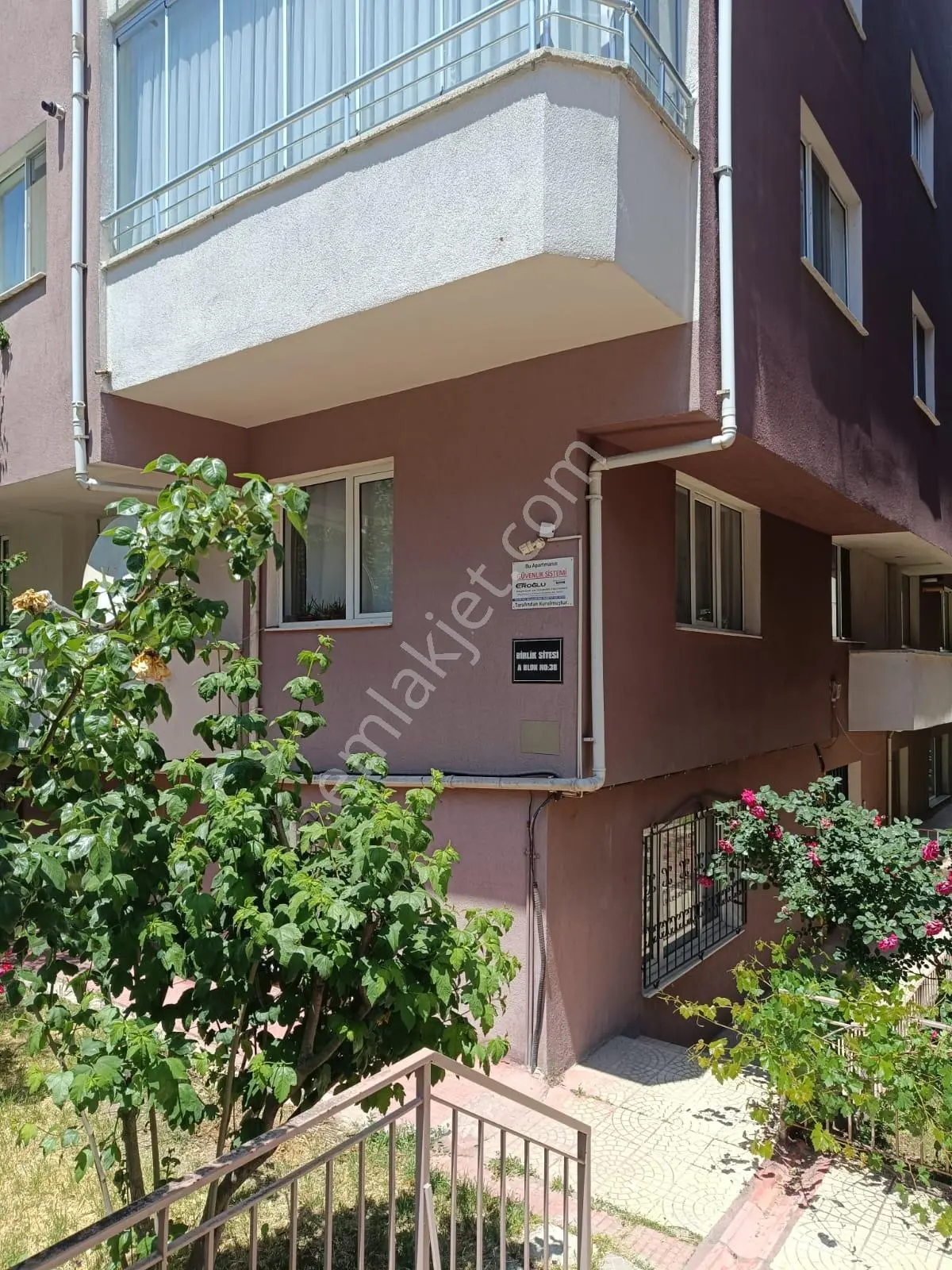 Akarbası Mahallesi Satılık 3+1 Ara Kat Daıre - Görsel 2