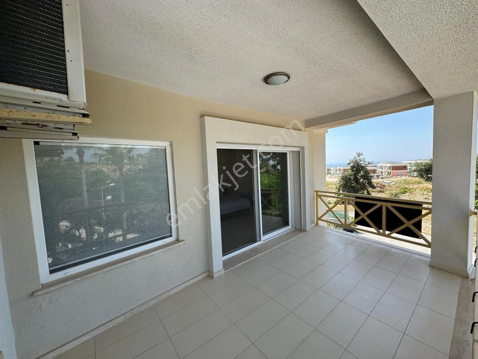 Kuşadası Soğucak'ta Havuzlu Sitede Bahçeli 3+1 Müstakil Villa - Görsel 22