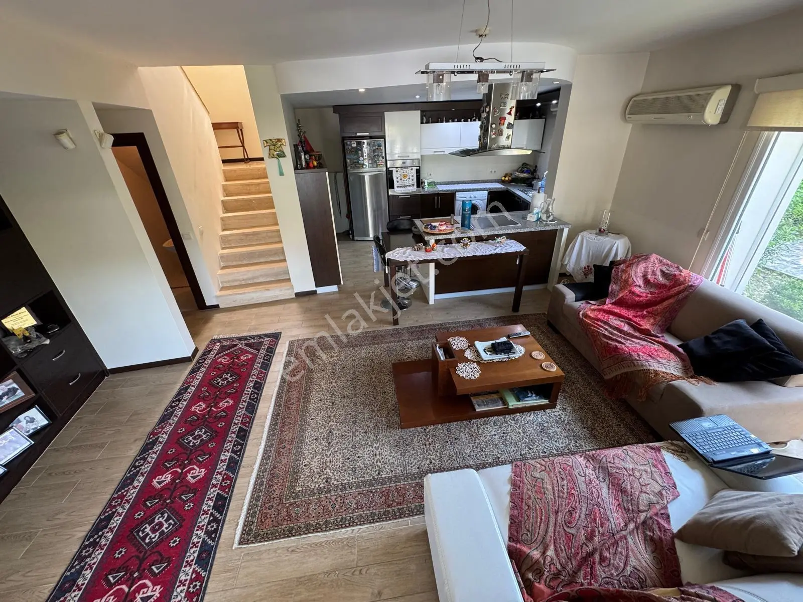 Kuşadası Soğucak'ta Havuzlu Sitede Bahçeli 3+1 Müstakil Villa - Görsel 6