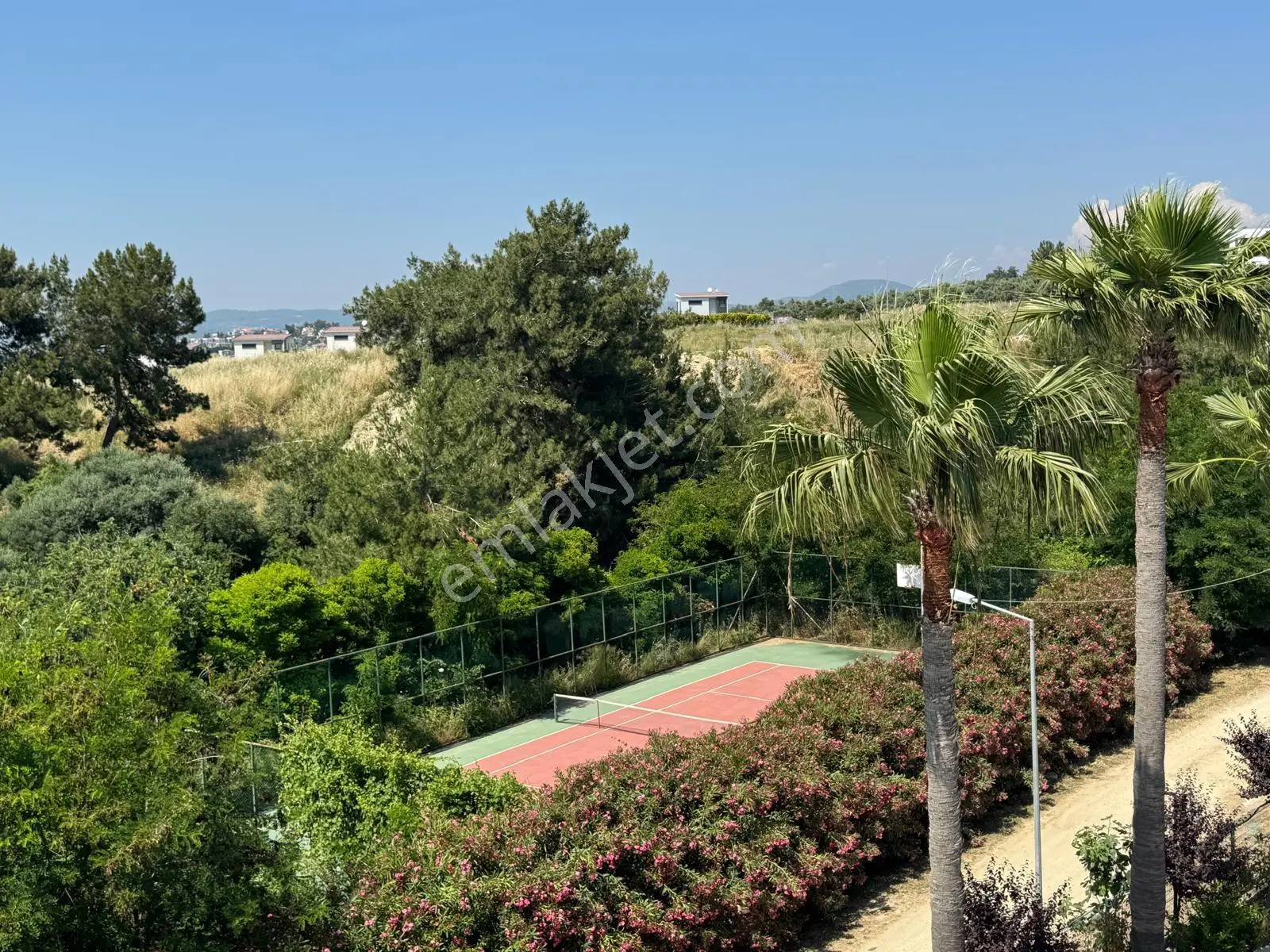 Kuşadası Soğucak'ta Havuzlu Sitede Bahçeli 3+1 Müstakil Villa - Görsel 33