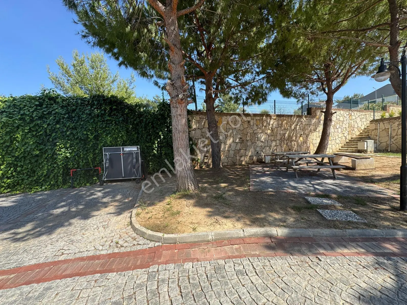 Kuşadası Soğucak'ta Havuzlu Sitede Bahçeli 3+1 Müstakil Villa - Görsel 32