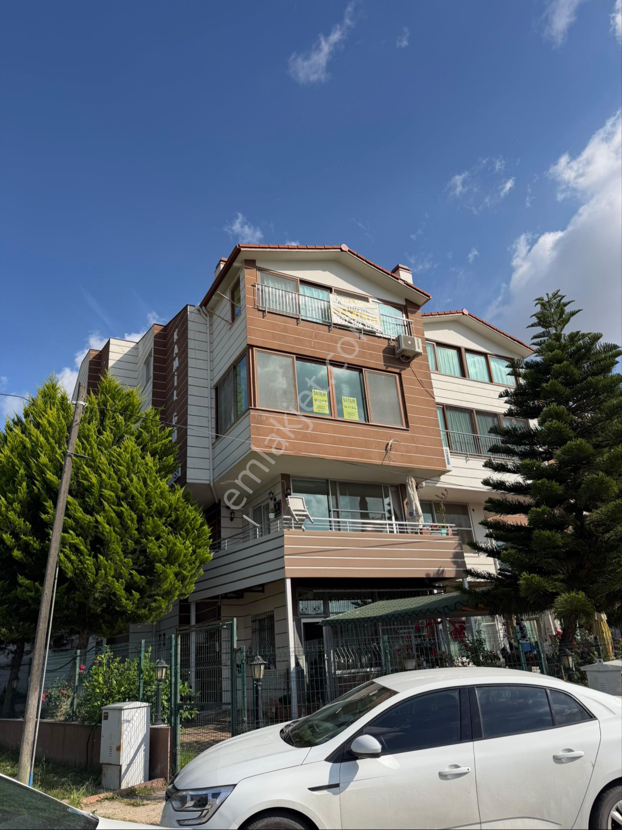 Karslılarda Göl Manzaralı 4+2 Site İçi Satılık Çatı Dublexi - Görsel 35