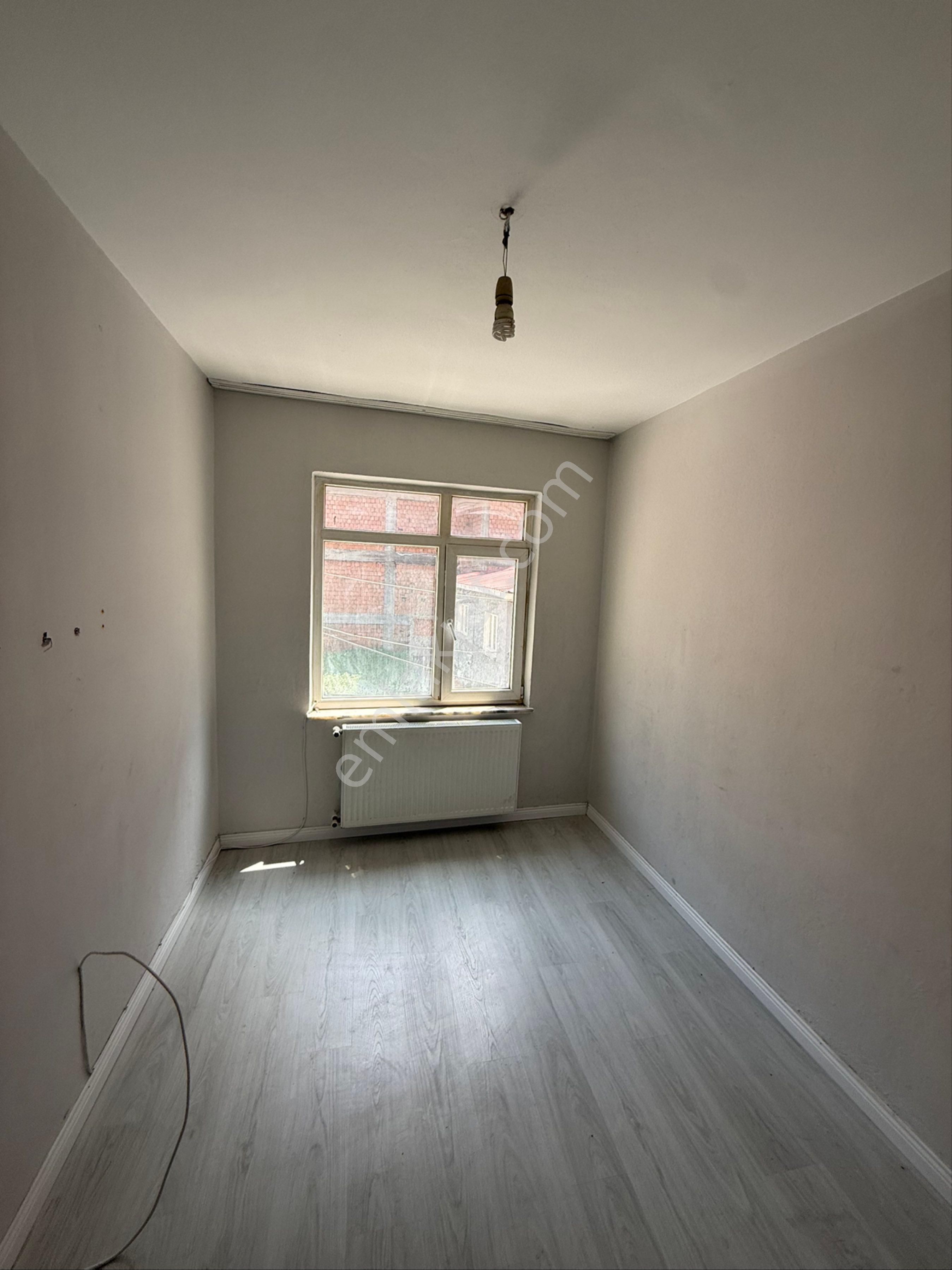Hürriyet Mahallesinde İci Temiz Kiralık Daire - Görsel 4