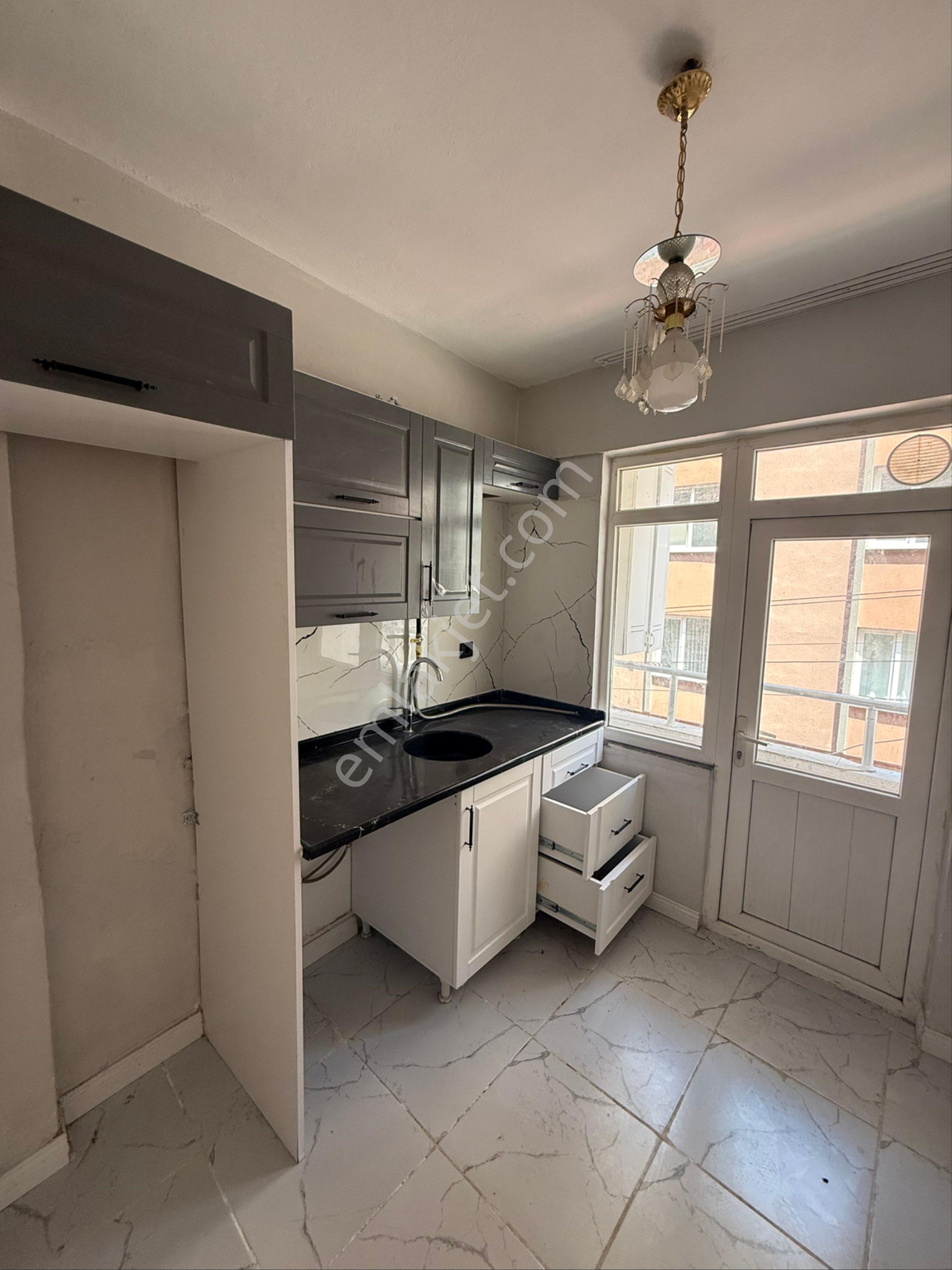 Hürriyet Mahallesinde İci Temiz Kiralık Daire - Görsel 16
