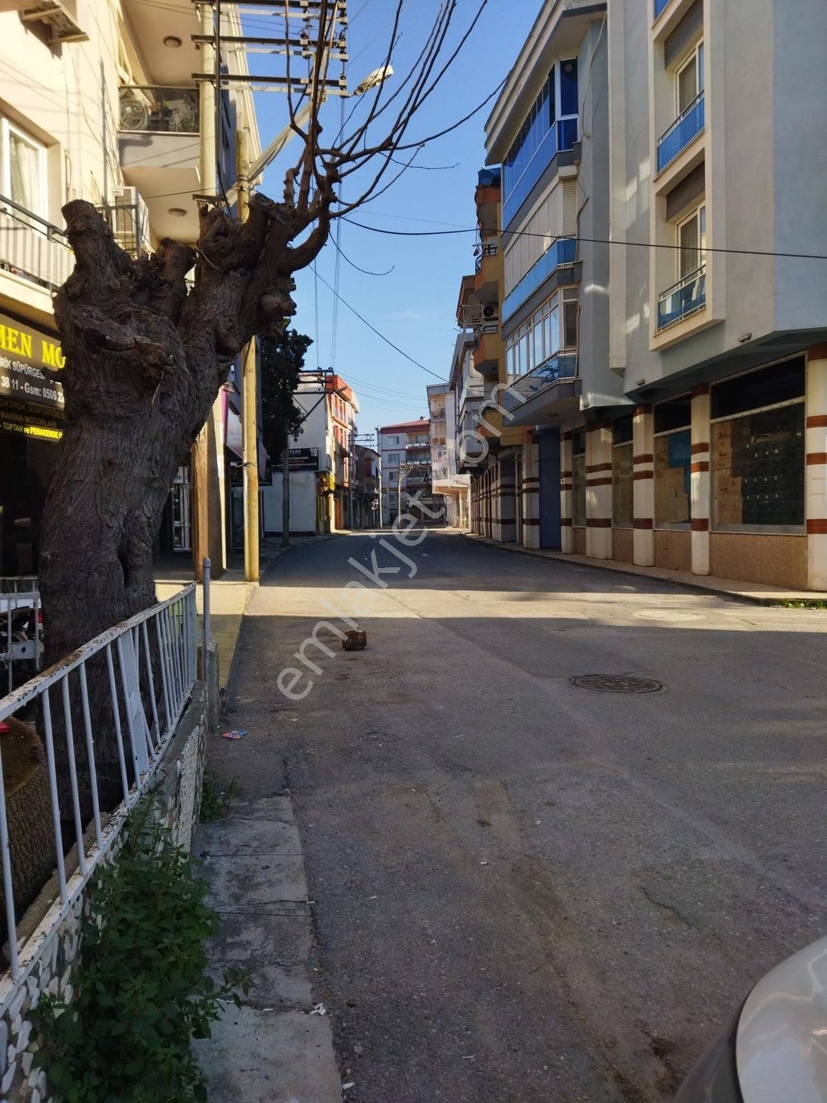 İzban İstasyonu Yakını Hasan Şarlayan Sokakta Satılık Dükkan - Görsel 10
