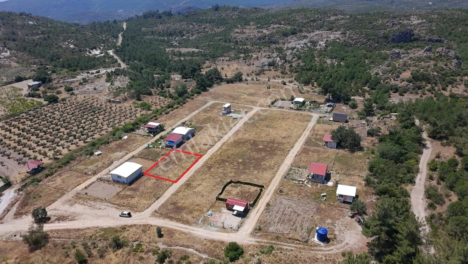 Menderes Dereköy'de Kooperatif Güvencesiyle Satılık Yan Yana 406 M² Parsel