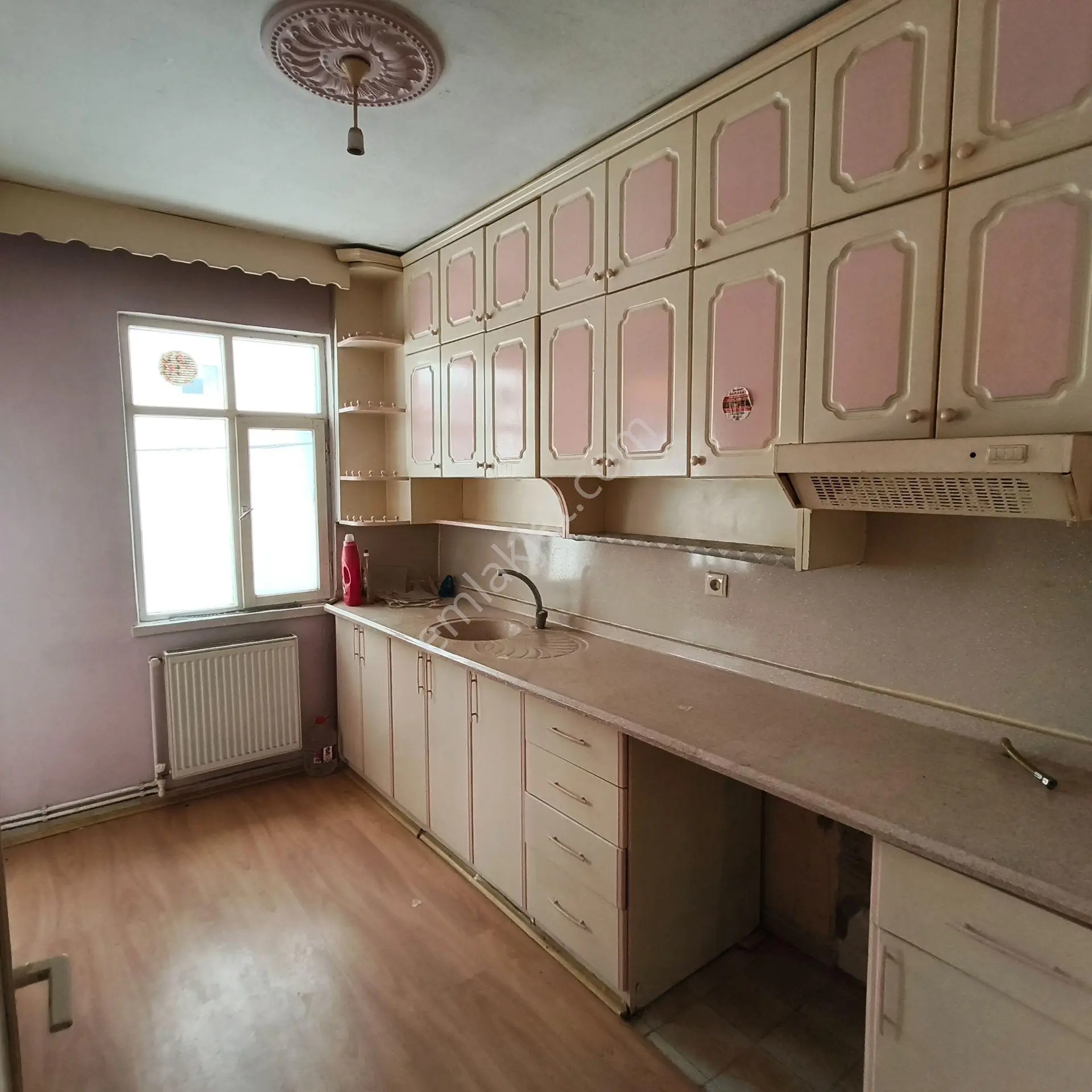 Kiralık Daire 2+1 Çarşı Merkez De Akşehir