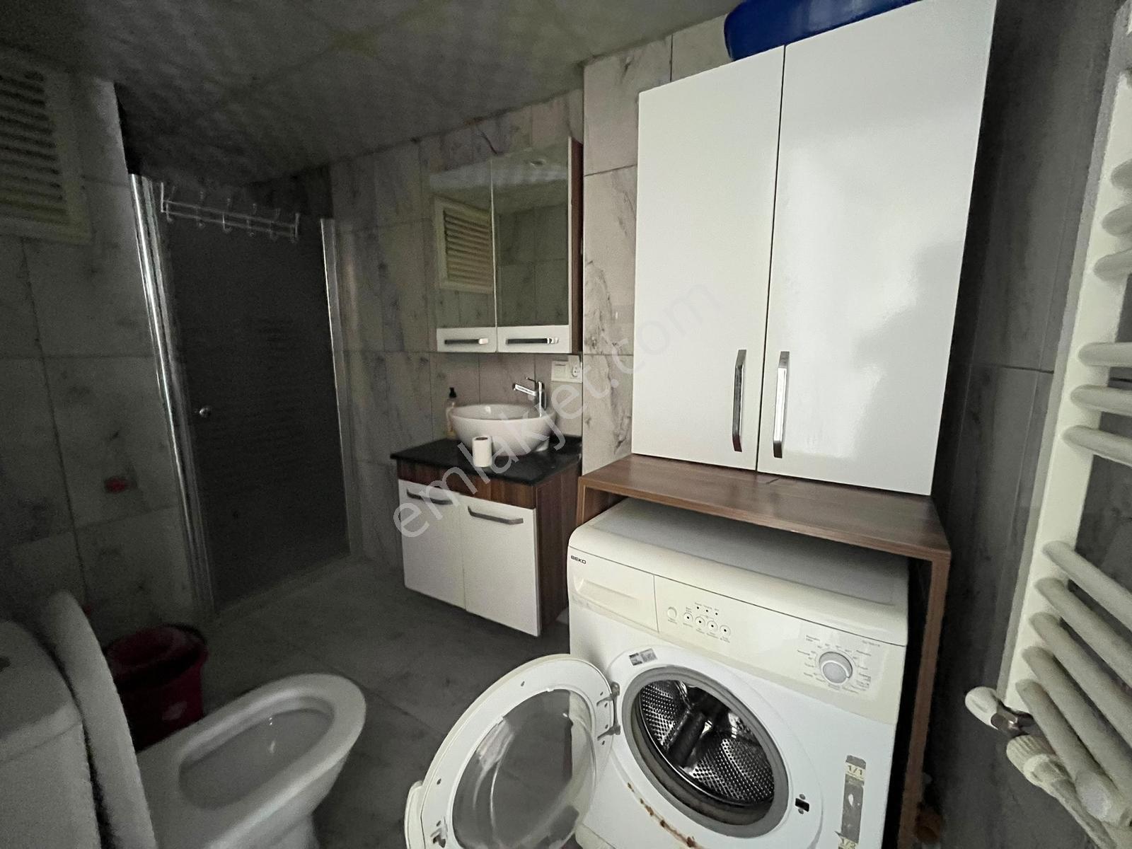 Çözüm Emlak'tan Muradiye'de Eşyalı 1+1 Ara Kat Kiralık Daire - Görsel 9