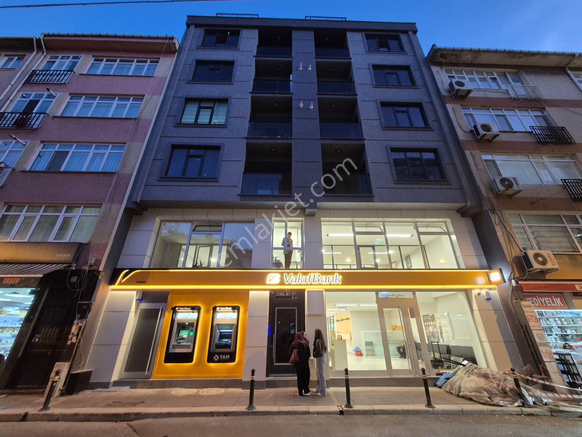 Pendik Çarşı İçi Marmaraya Yakın 4+1 200 M2 Lüks Kiralık Ofis