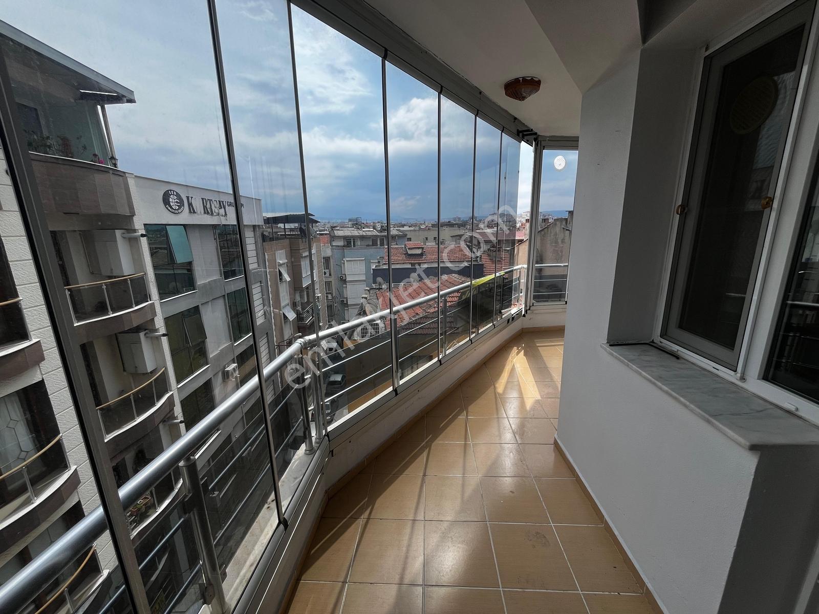 Şirinyerin Merkezi Güven Mahallesinde 3+1 Kiralık Daire - Görsel 15