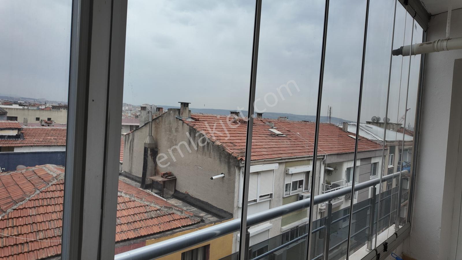 Şirinyerin Merkezi Güven Mahallesinde 3+1 Kiralık Daire - Görsel 18