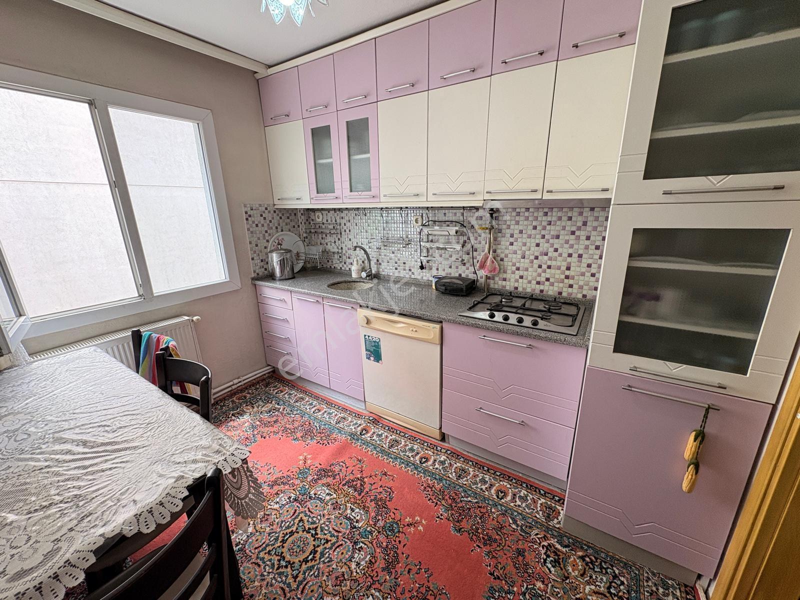 Şirinyer Merkezde Menderes Caddesi Üzeri 3+1 Otoparklı Satılık - Görsel 2
