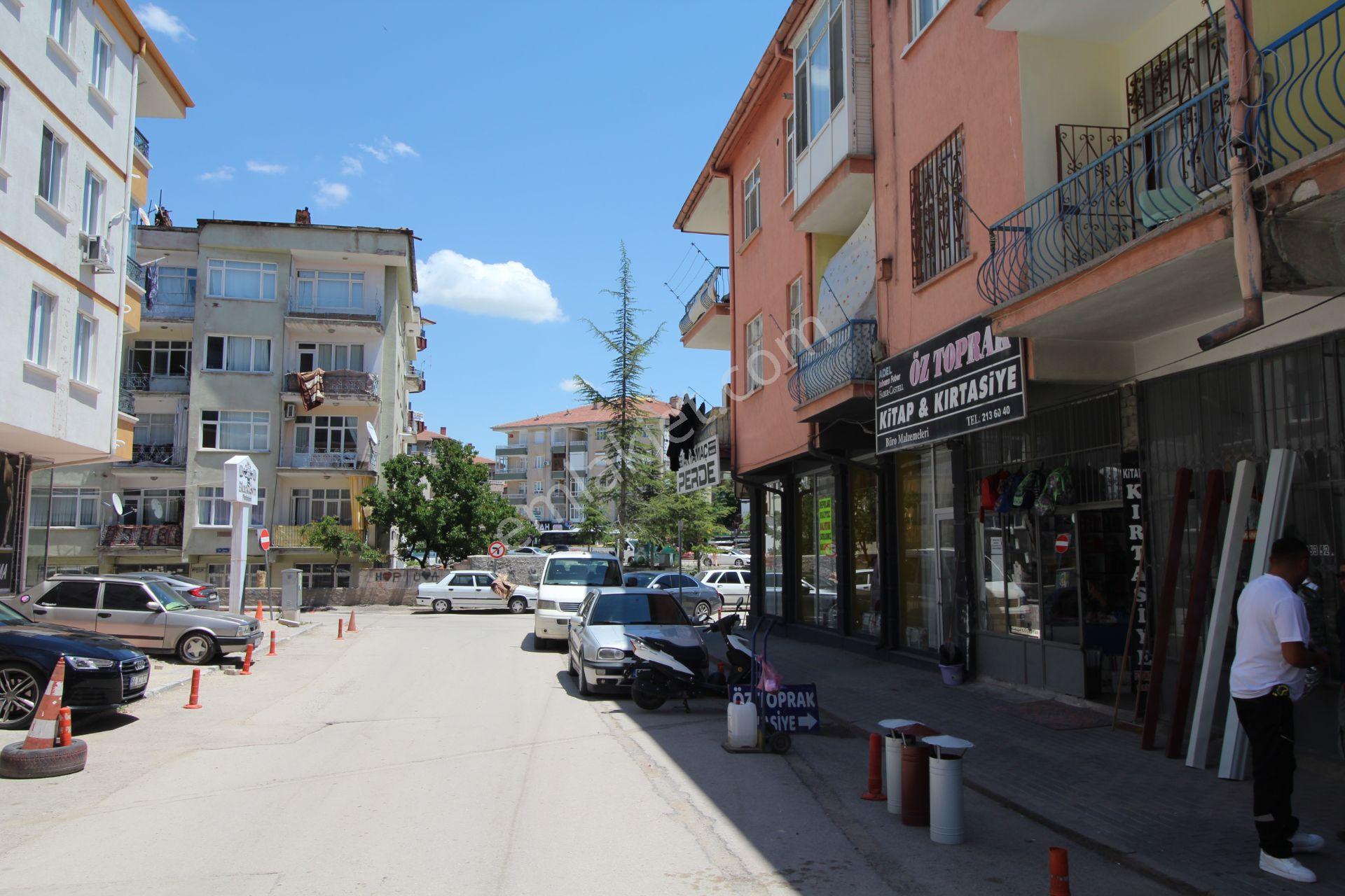 Aksaray Hamidiye Mahallesinde Kiralık 350 M Dükkan - Görsel 7