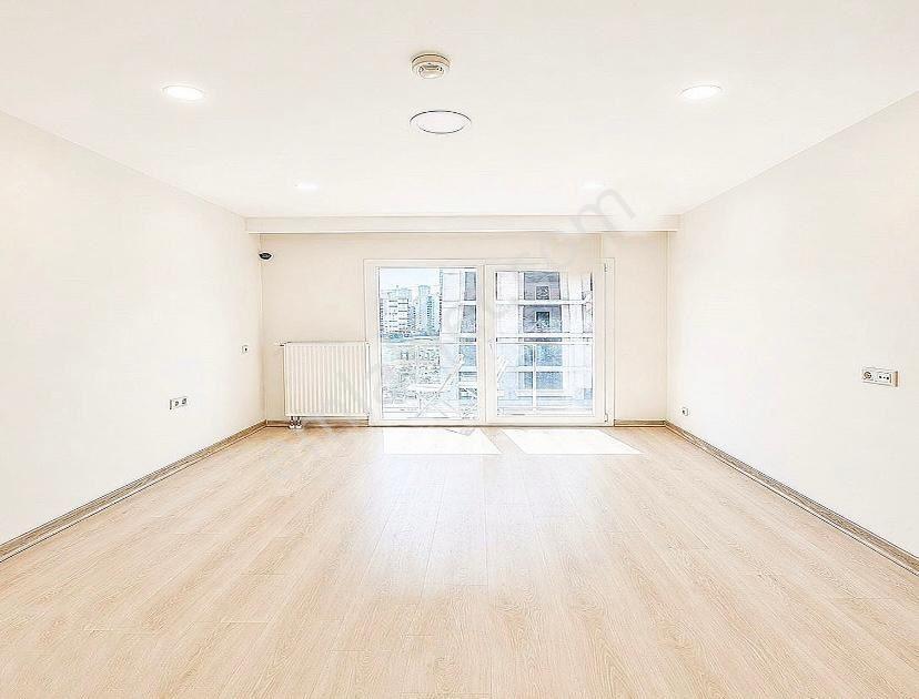 Sıfır Sitede Yüksek Kira Garantili 1+1 85m2 Balkonlu Satılık ! - Görsel 4