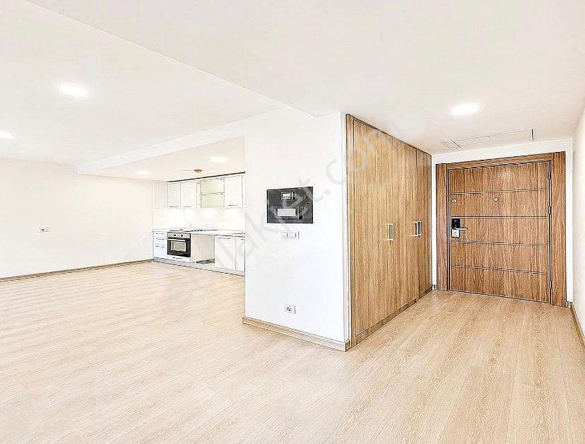 Sıfır Sitede Yüksek Kira Garantili 1+1 85m2 Balkonlu Satılık ! - Görsel 2