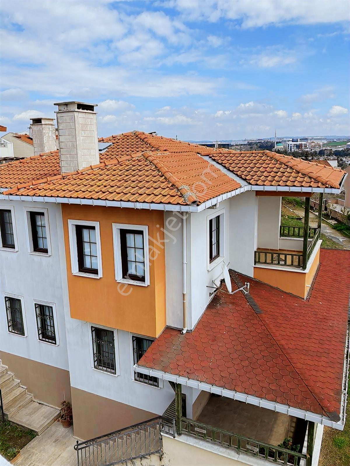 Global'den Silivri'de 300m2 Müstakil Satılık 5+1 Daire Kod:18