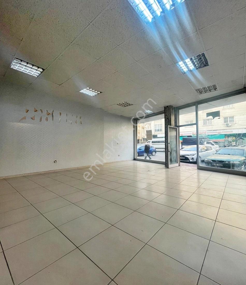 Global'den Cadde Üzeri Köşe Başı Kiralık Dükkan