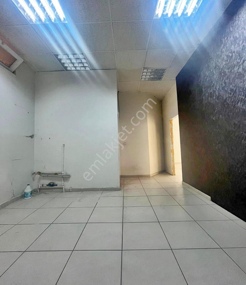 Global'den Cadde Üzeri Köşe Başı Kiralık Dükkan - Görsel 17