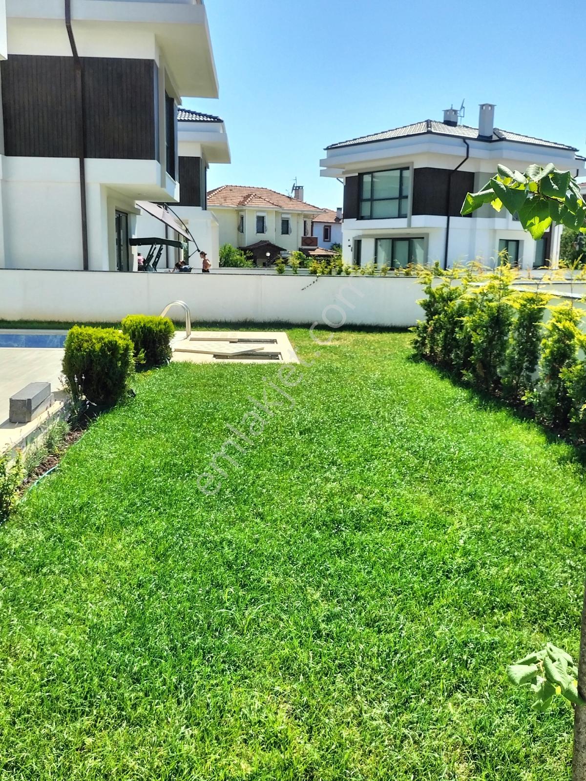 Kumbaba Da Denize Ve Plaja Yakın Havuzlu 225m2 5+1 Kiralık Villa - Görsel 35