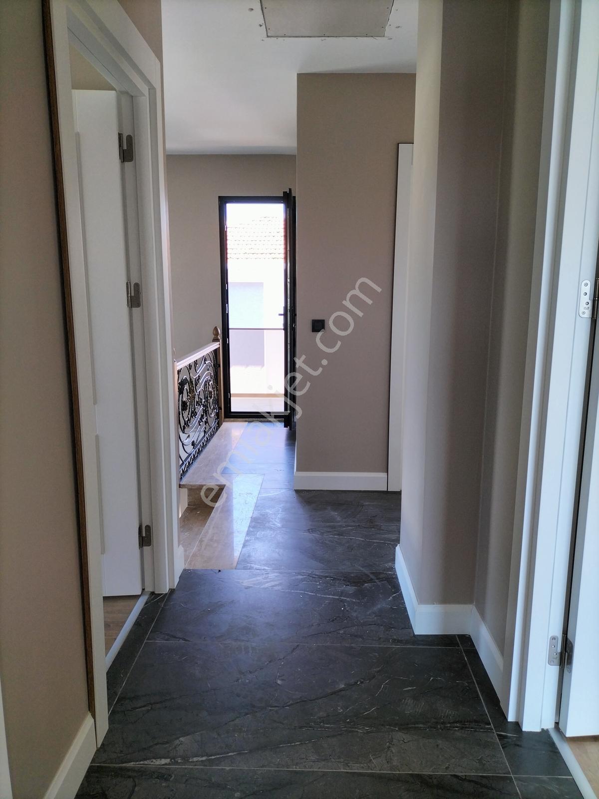 Kumbaba Da Denize Ve Plaja Yakın Havuzlu 225m2 5+1 Kiralık Villa - Görsel 29