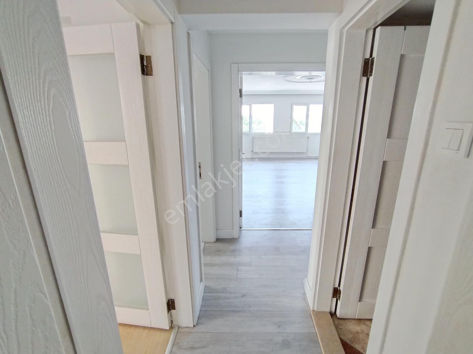 Karşıyaka Bahriye Üçok'ta Bakımlı Arakat 3+1 Kiralık Daire - Görsel 29
