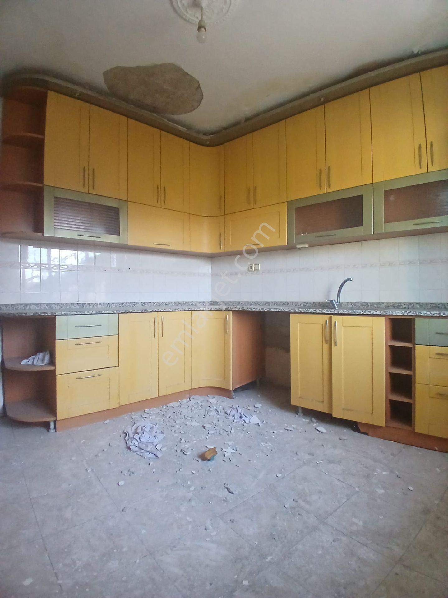Karabağlar Acıl Satılık Cennetoğlu Mah Müstakıl Kargir Ev Satılık - Görsel 13