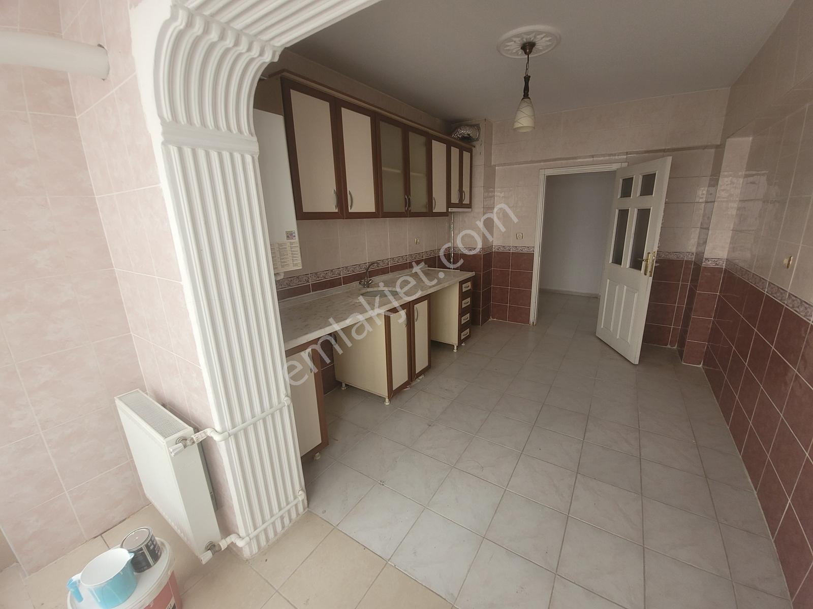 Ahiler'den Esertepe Parkına Yakın 3 Oda 1 Salon Katta Daire !! - Görsel 3