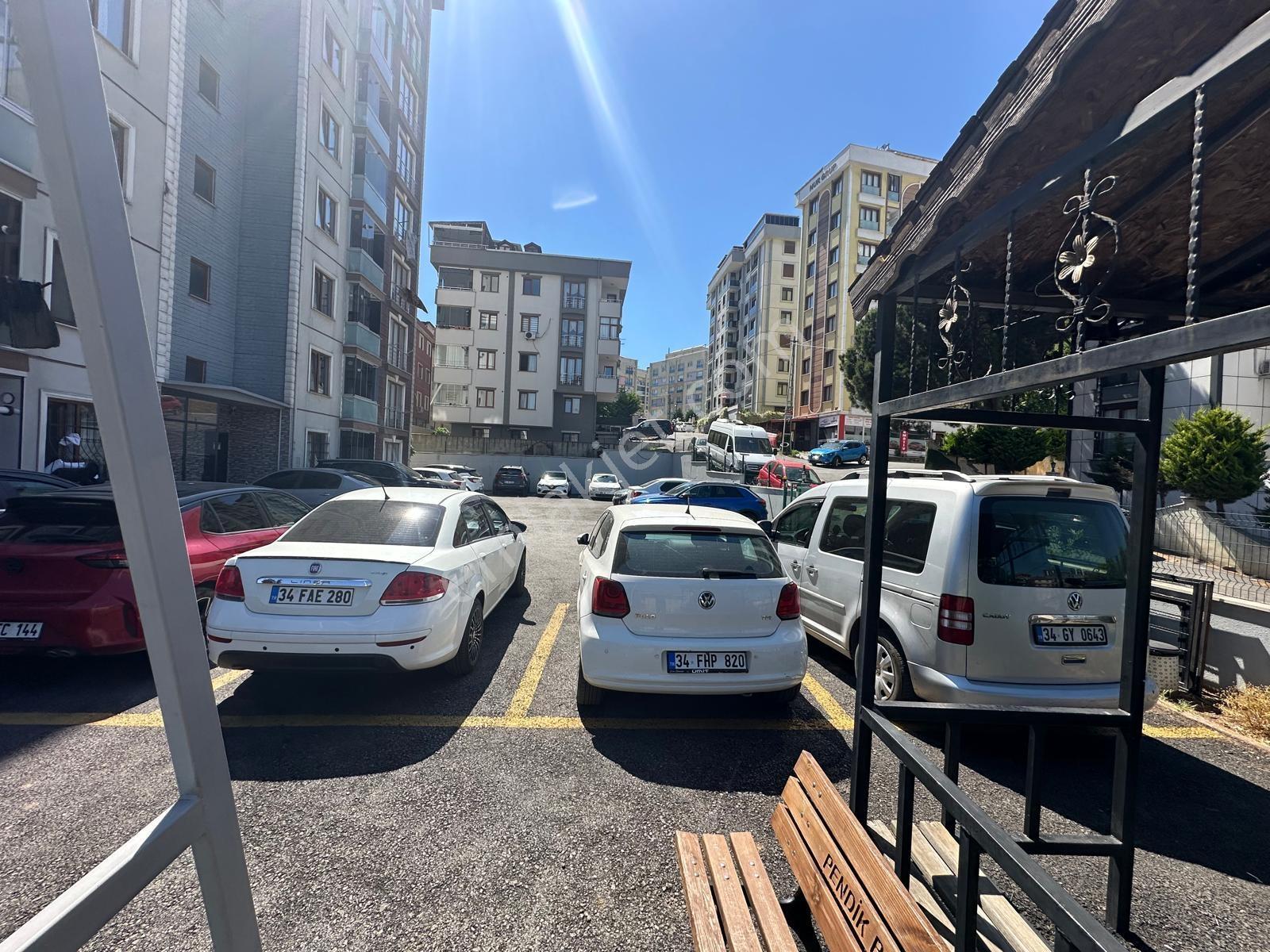 Pendik Yayalar Merkezde Site İçerinde Satılık 2+1 Daire