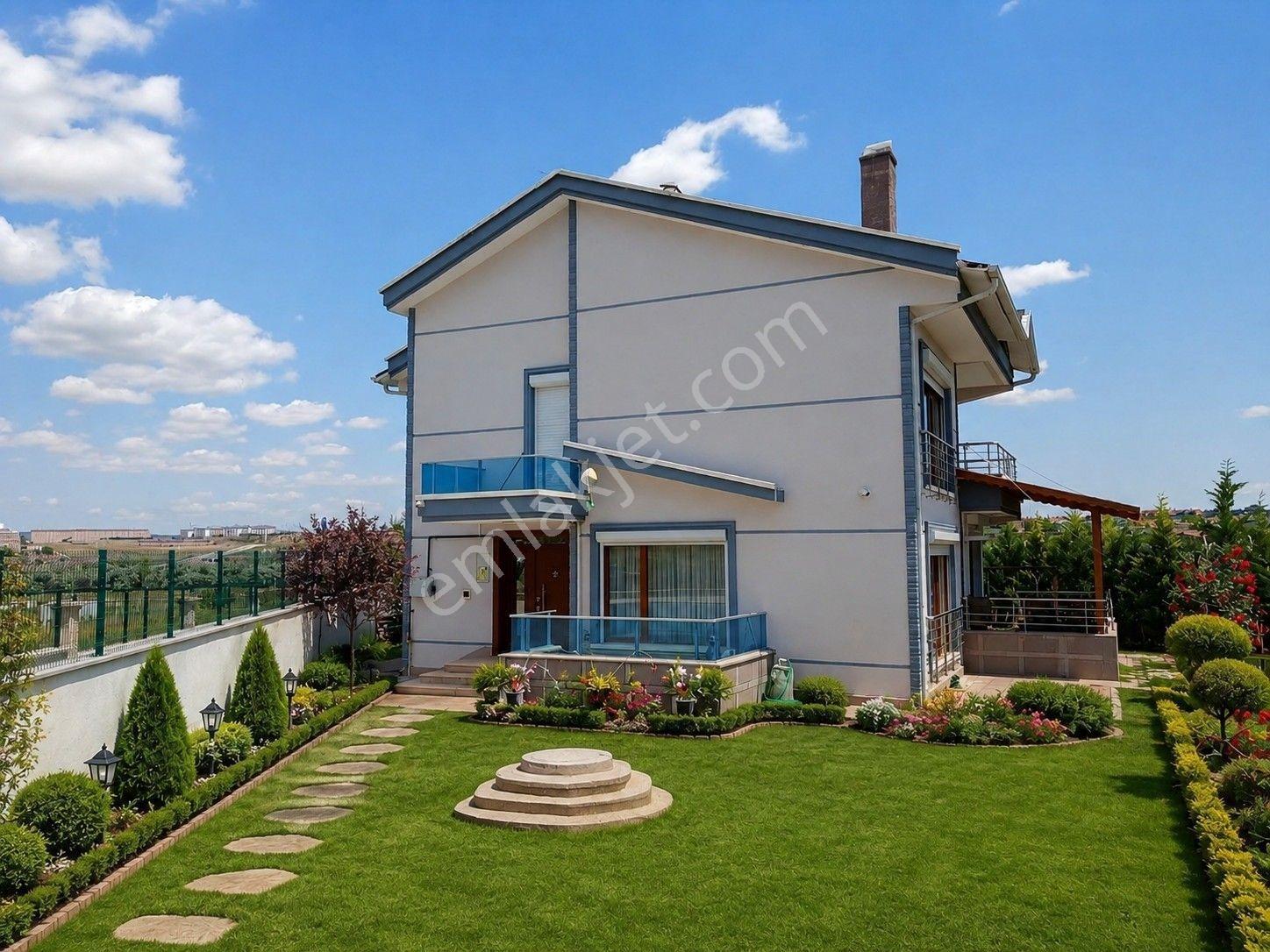 Bahçelievler'de 750 M² Arsa İçinde Ünv. Yakın 7+1 Müstakil Villa - Görsel 22