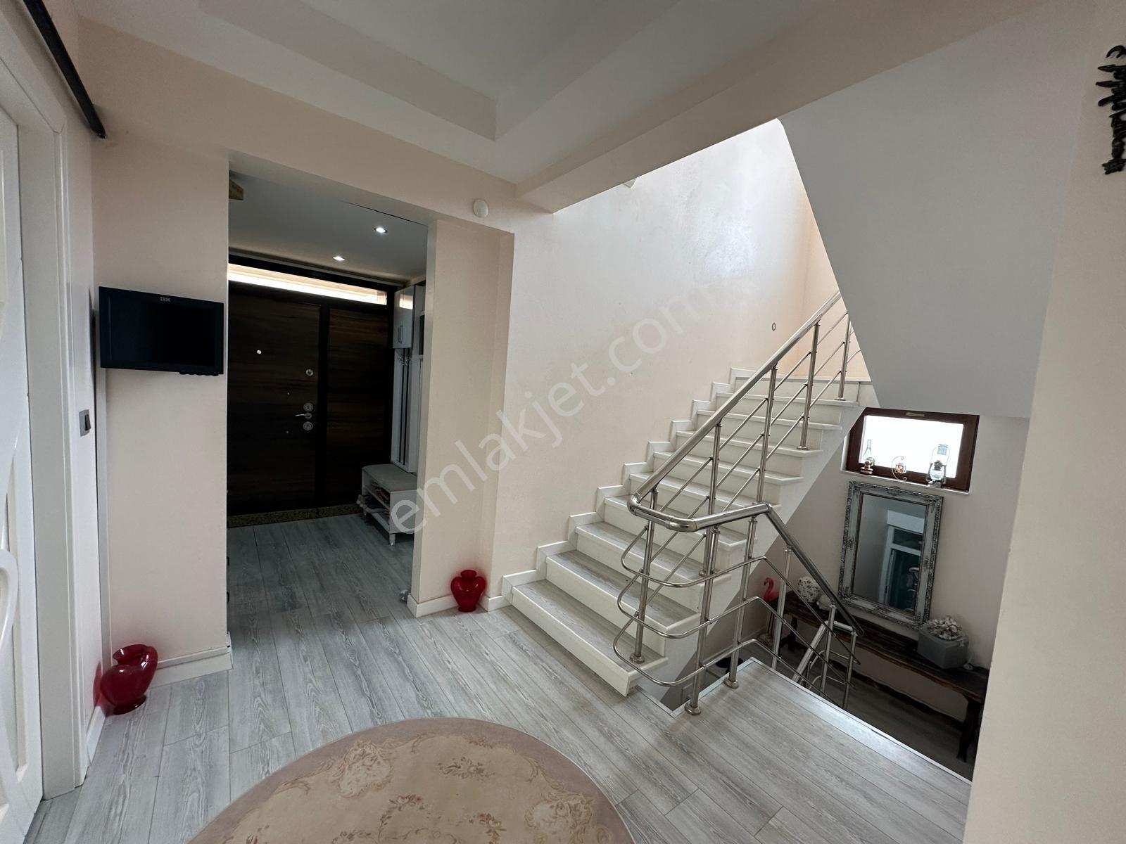 Bahçelievler'de 750 M² Arsa İçinde Ünv. Yakın 7+1 Müstakil Villa - Görsel 10
