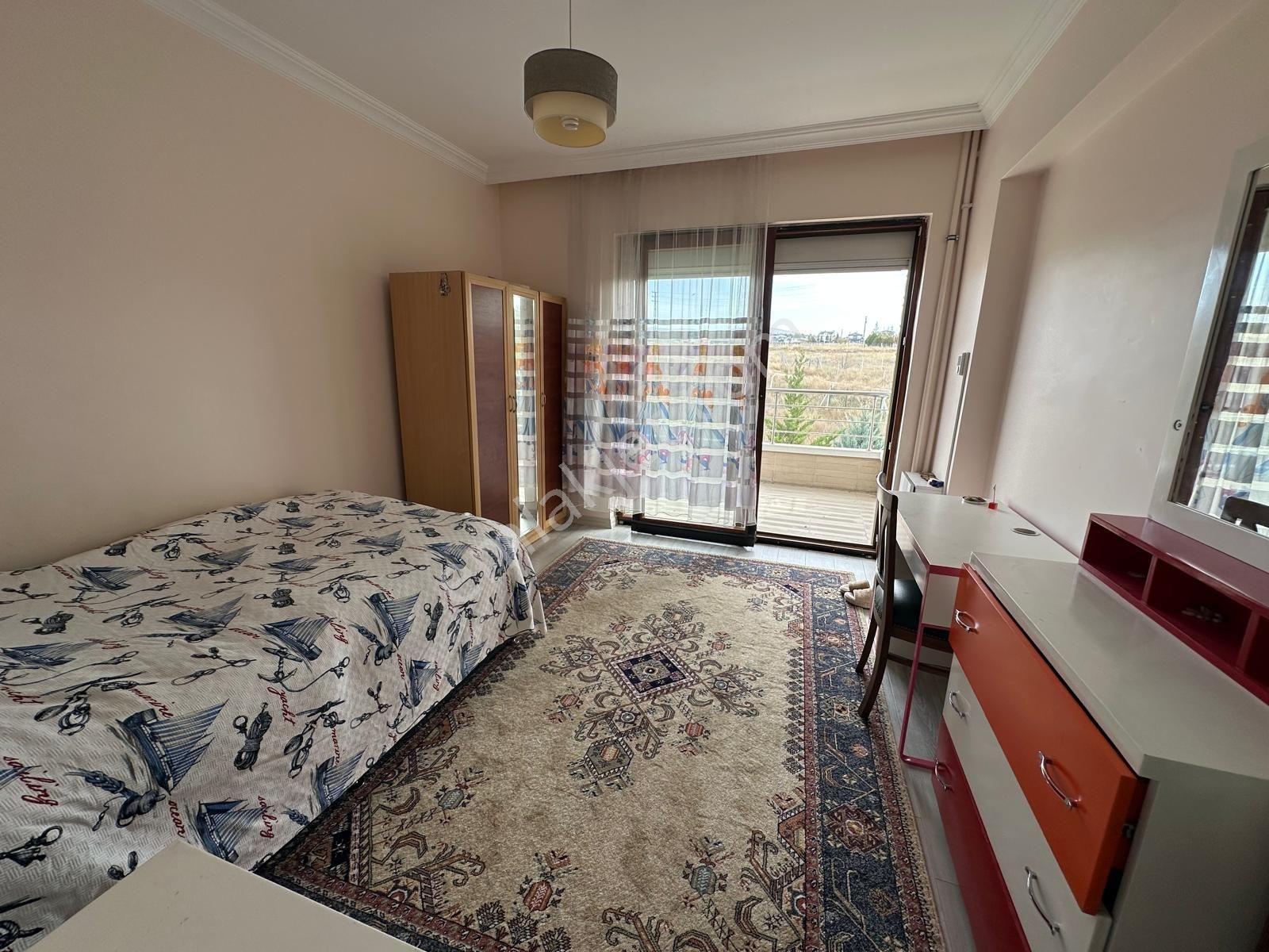 Bahçelievler'de 750 M² Arsa İçinde Ünv. Yakın 7+1 Müstakil Villa - Görsel 17