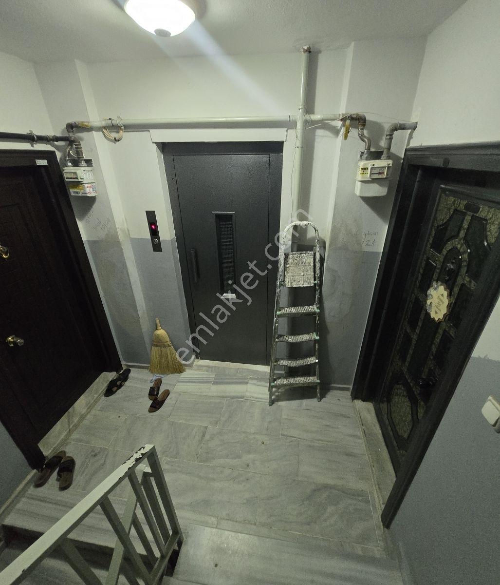 Hastaneye Metroya Yürüme Mesafe Asansörlü2+1 Kiralık 110m2 Daire