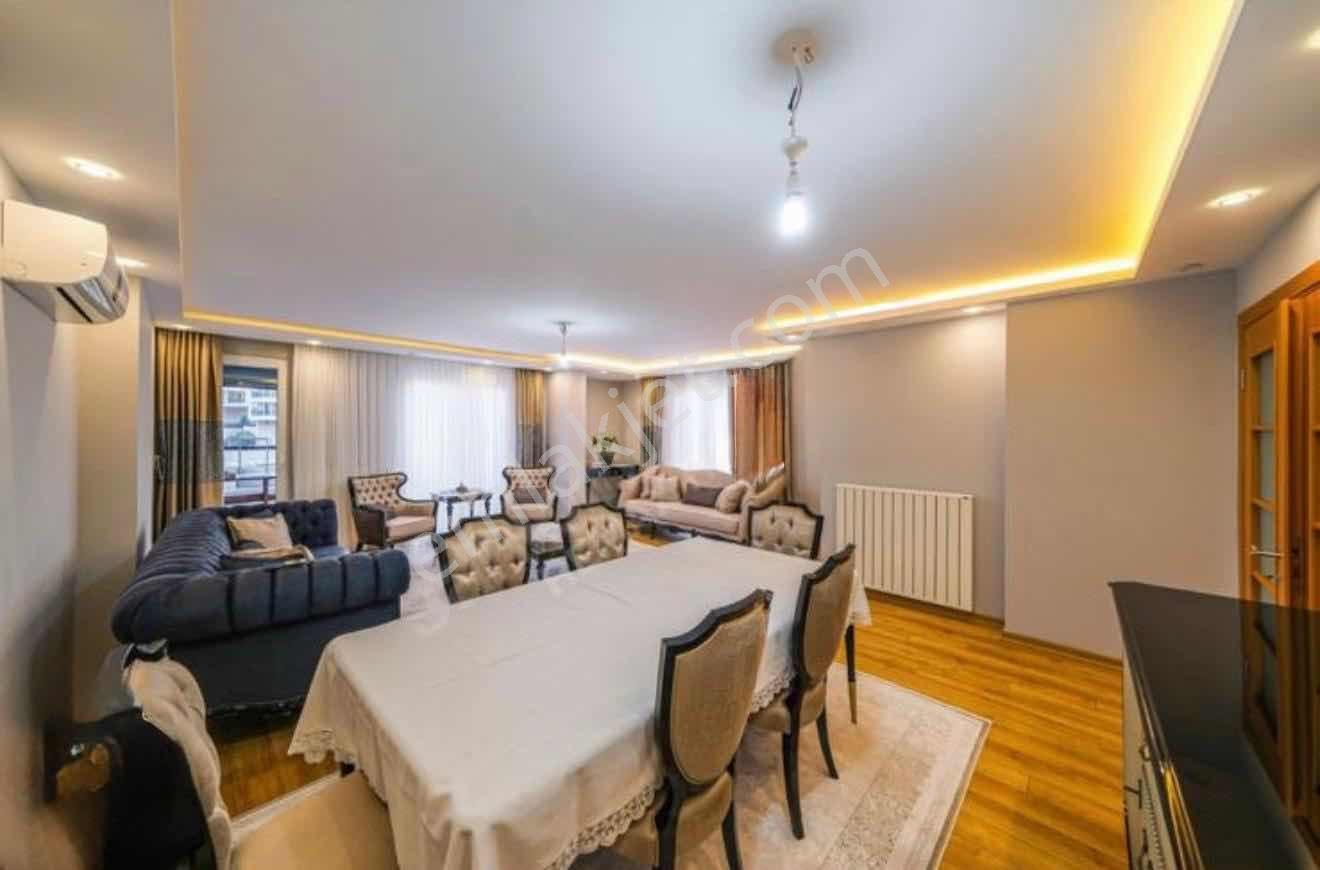Çengelköy'de Büyük 3+1 Daireler'den 187m Satılık Daire - Görsel 9
