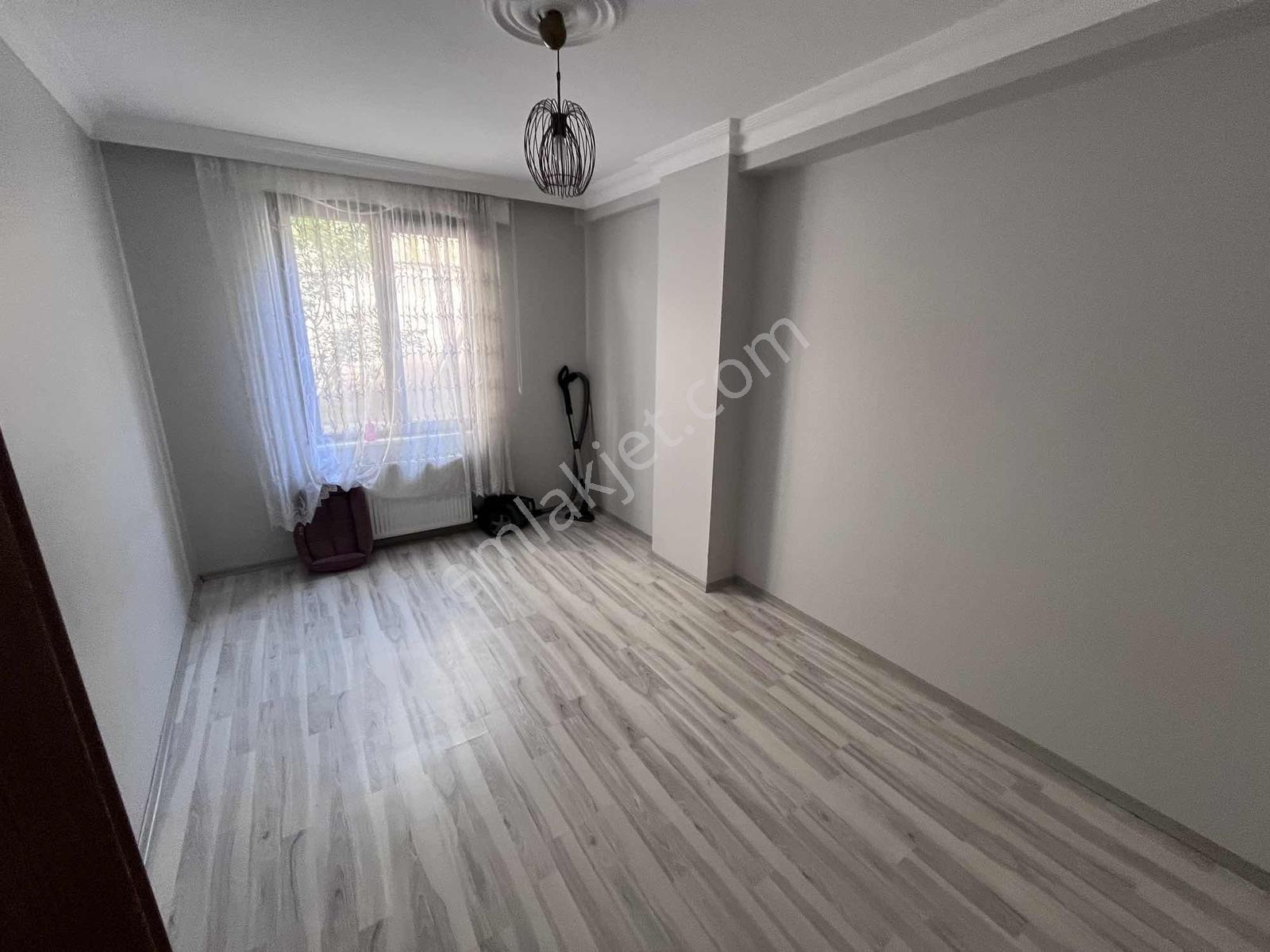 Maltepe Zümrütevlerde Genç Binada 2+1 Yüksek Giriş Ayrı Mutfak - Görsel 7