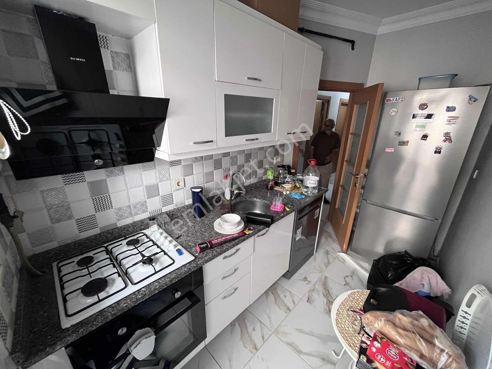 Maltepe Zümrütevlerde Genç Binada 2+1 Yüksek Giriş Ayrı Mutfak - Görsel 10