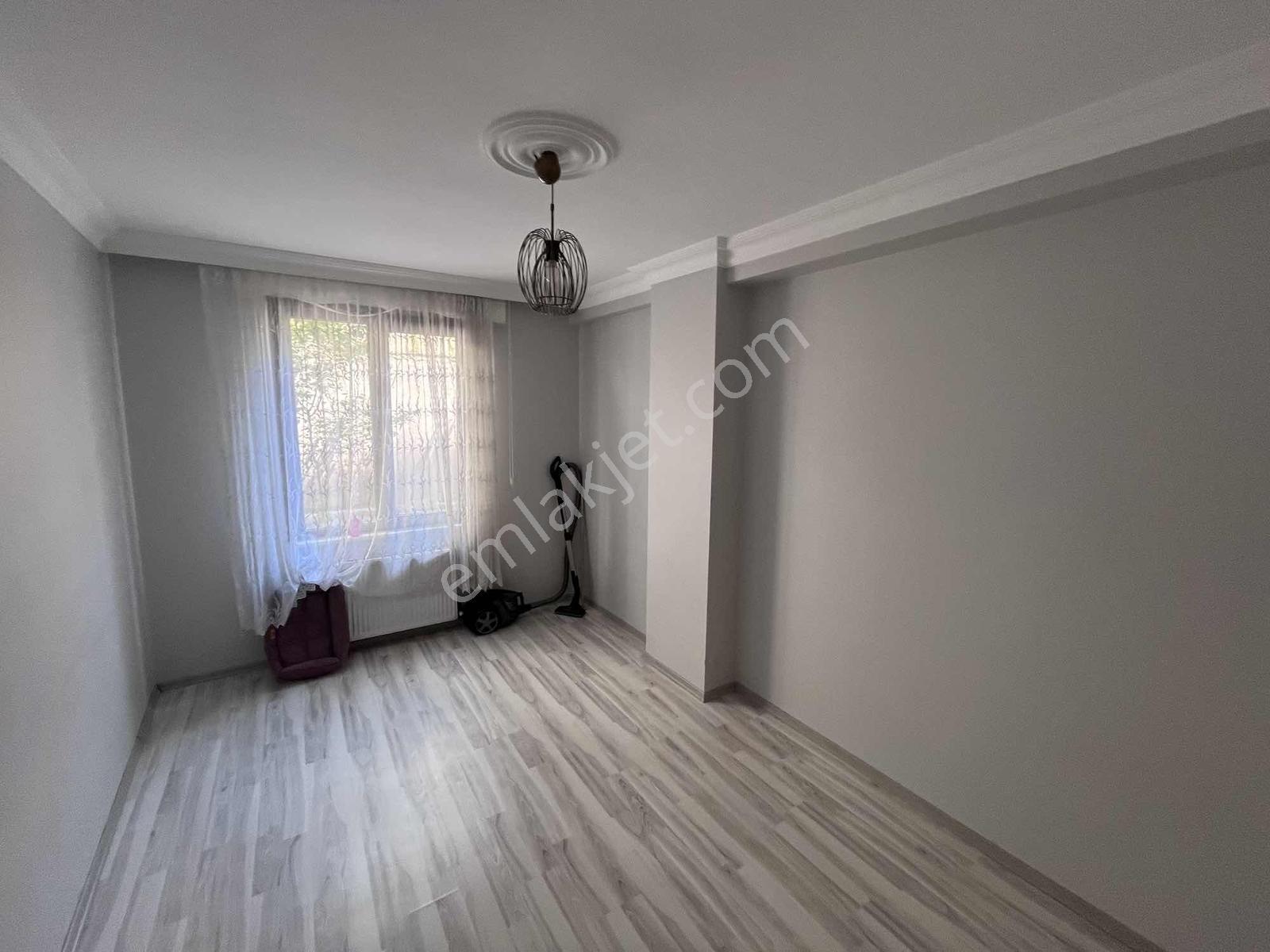 Maltepe Zümrütevlerde Genç Binada 2+1 Yüksek Giriş Ayrı Mutfak - Görsel 32