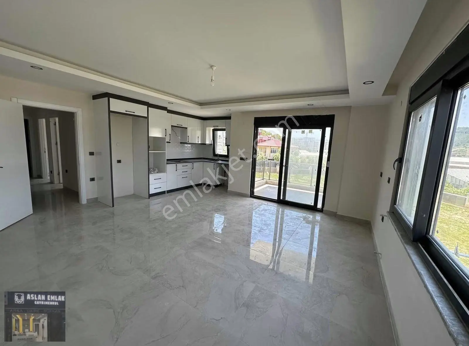 Aslan Emlak'tan Kiralık Havuzlu Sıfır Daire