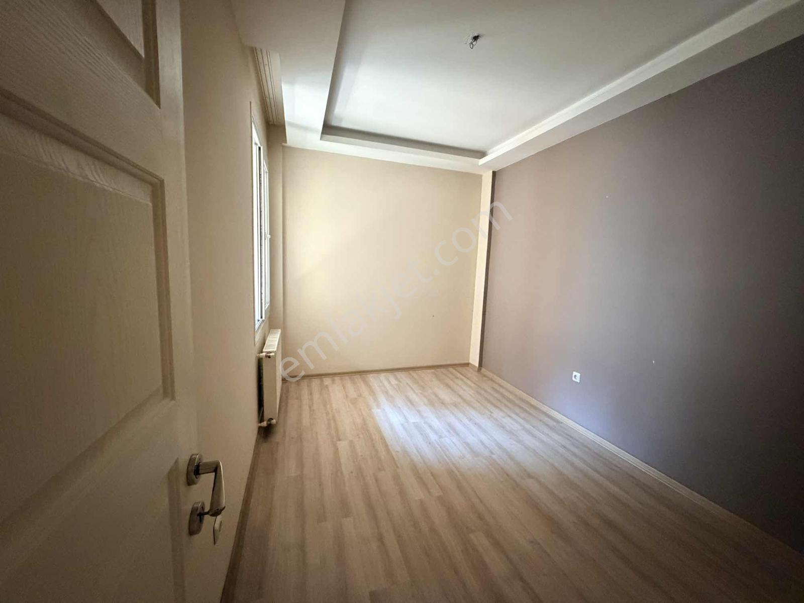 Karşıyaka Tersanede Ara Kat 2+1 Tadilatlı Daire - Görsel 14