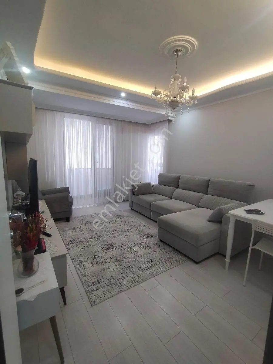 Bağlarbaşı Mahallesi'nde 2+1 Arakat Asansörlü Genç Binada - Görsel 2