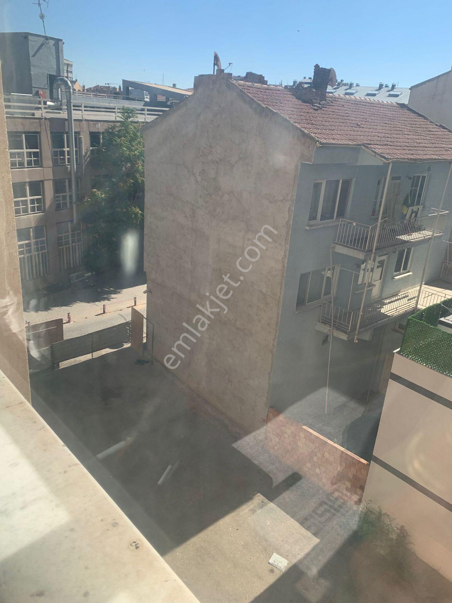 Çarşı Merkezde Eşyalı Abonelikleri Açık Daire - Görsel 18