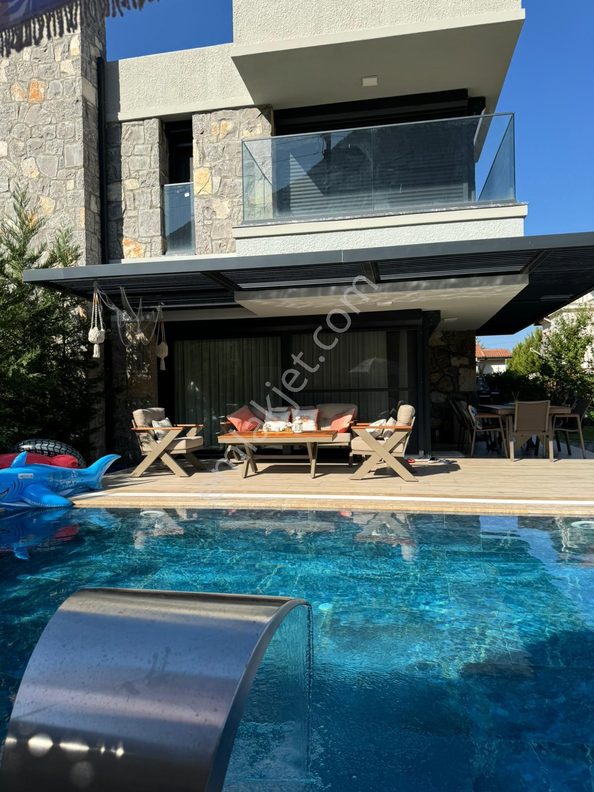 Goldhouse Dan Satılık 4+1 Üzümlü Merkezde ,havuzlu ,otoparklı Villa - Görsel 18