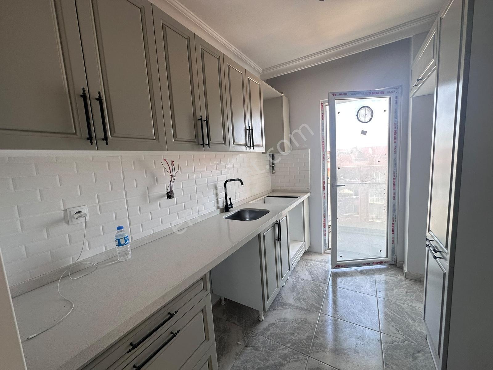 Pendik Ahmet Yesevide Kapalı Otoparklı Kilerli Krediye Uygun 2+1 - Görsel 11
