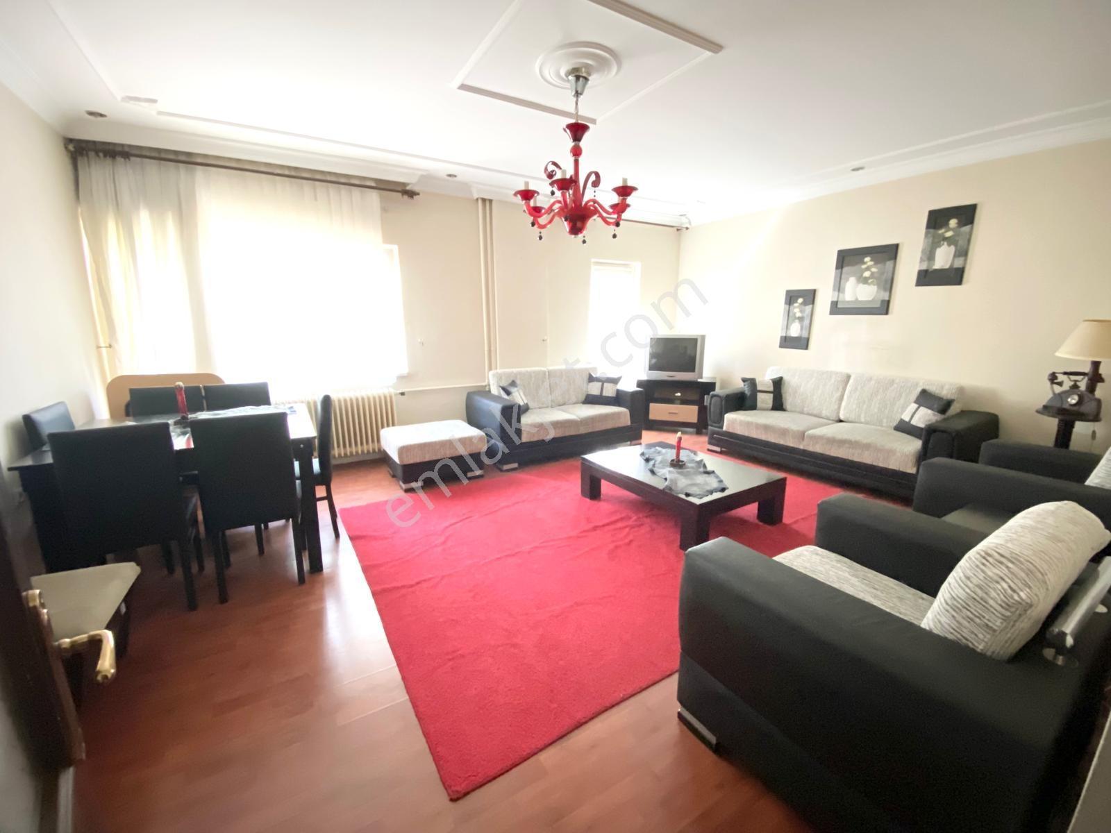 Sokullu Cadde 'sine Adım Mesafe'de 2+1 Ön Cephe Satılık