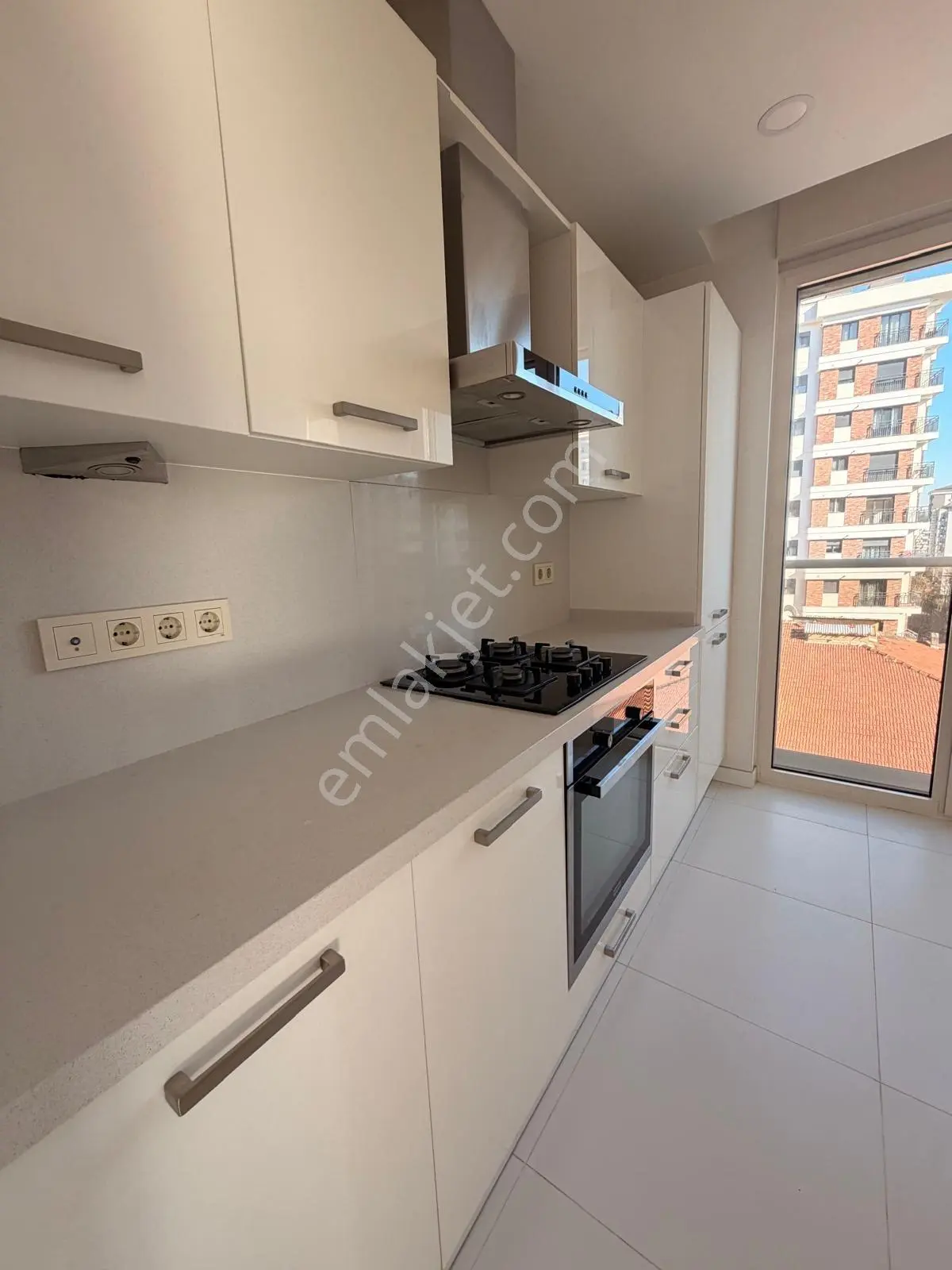 Poyraz'dan Suadiyede Bağdat Caddesine Yakın 3+1 100 M2 Net Daire - Görsel 4